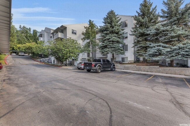 Building Photo - Downtown Salt Lake City Condo Now Available.