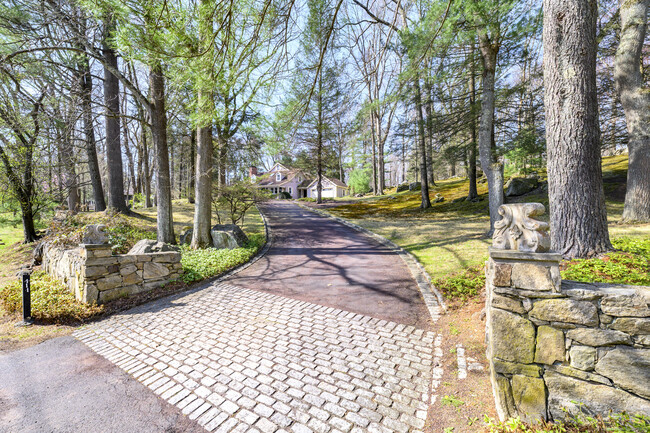 Building Photo - 414 Riversville Rd
