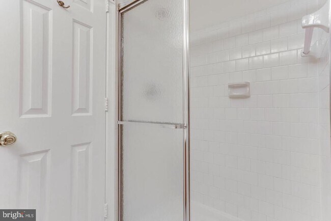 Building Photo - 7170 Westfield Ct