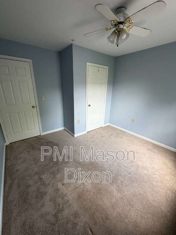 Building Photo - 2404 Sandwich Ct
