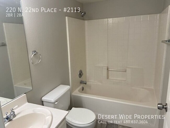 Building Photo - 220 N 22nd Pl