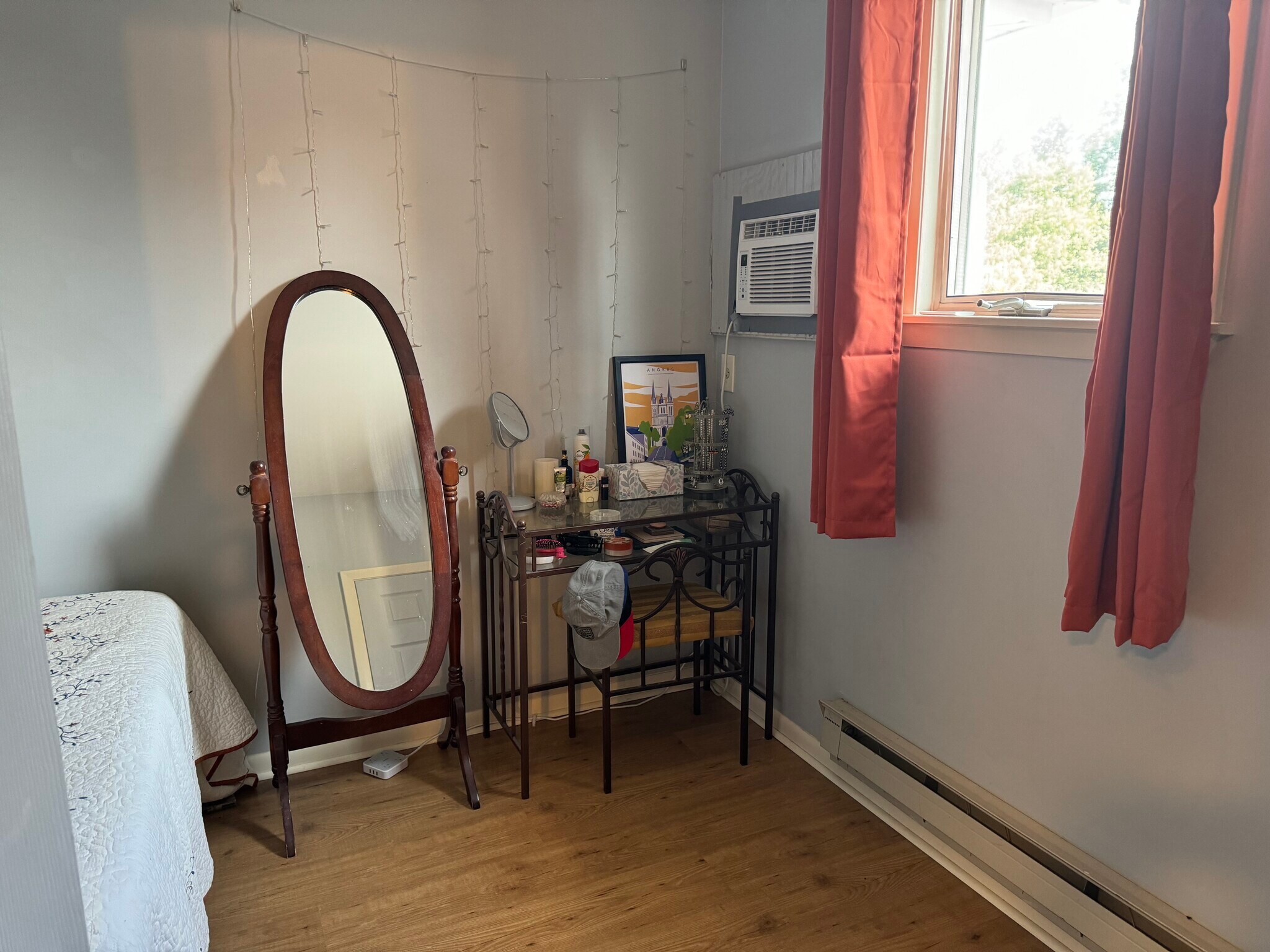 bedroom - 439 W Loveland Ave