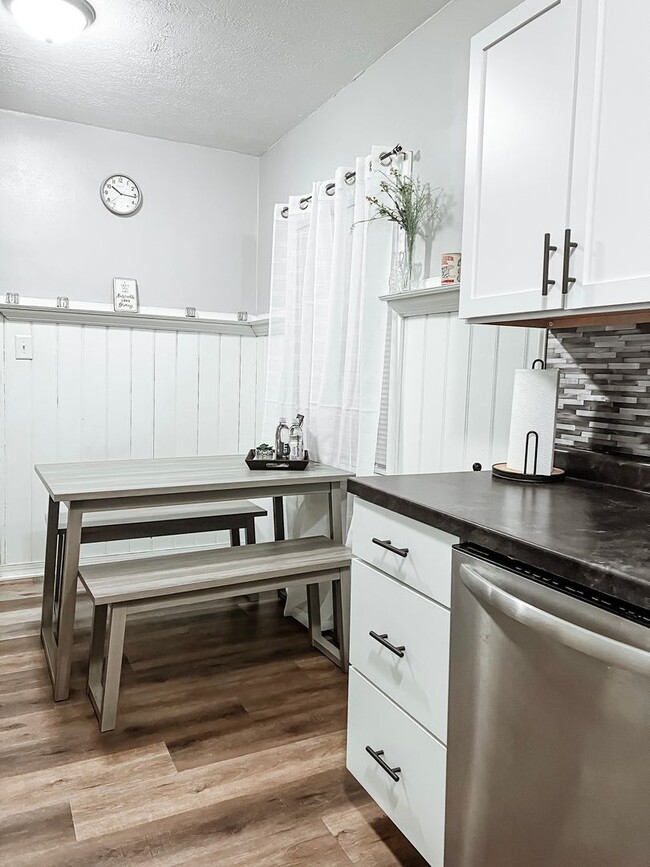 Building Photo - 2244 Park St