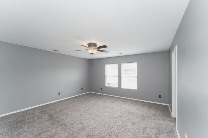 Building Photo - 12825 Old Iron Ln