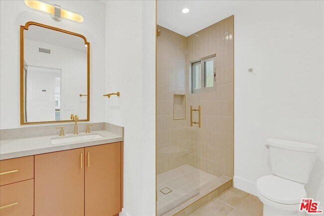 Building Photo - 210 S Hamilton Dr