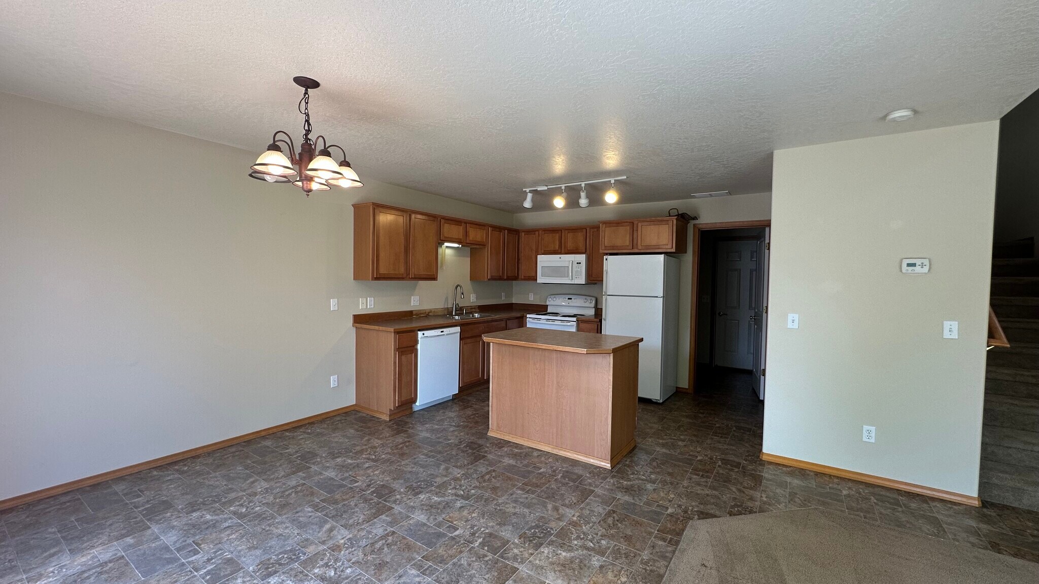 Building Photo - 1374 Kaleigh Ct