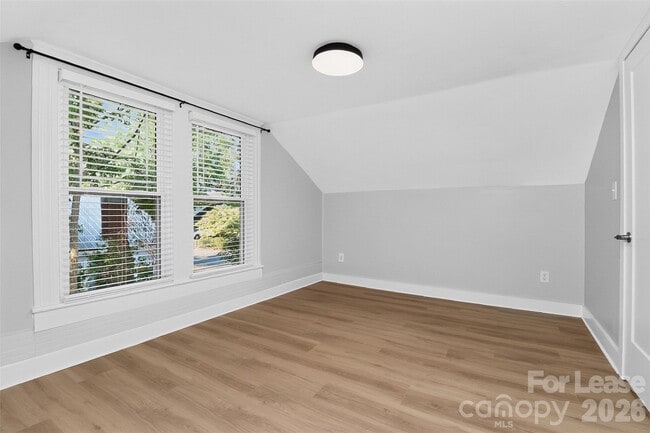 Building Photo - 204 E McNeely Ave