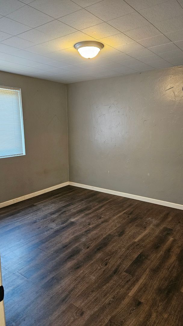 Building Photo - Spacious and privtae duplex in Tacoma