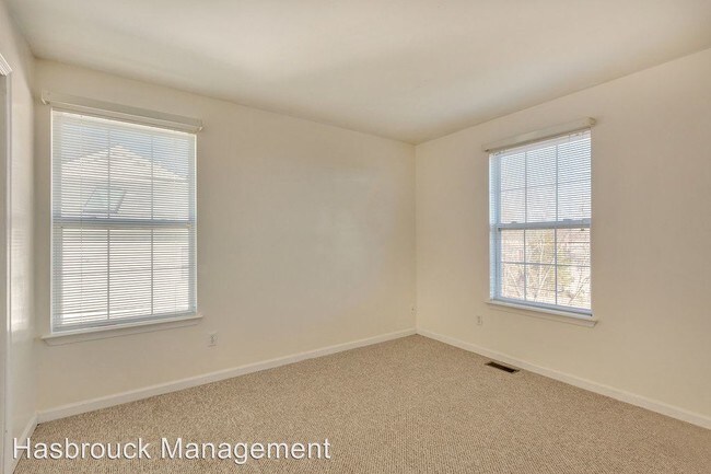 Building Photo - 4 br, 3.5 bath House - 4605 Briarwood Drive