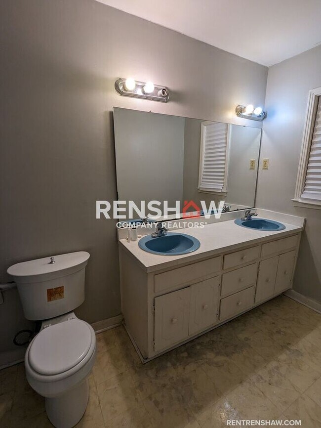 Building Photo - 1863 E. Alcy Rd. - Self Tour Available Thr...
