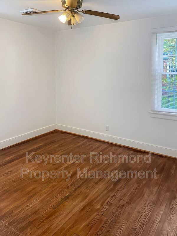 Building Photo - 2901 Maplewood Rd