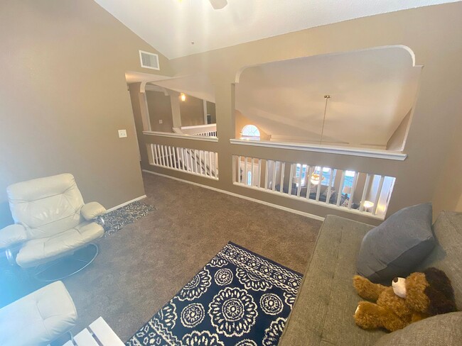 Building Photo - East El Paso 3 bed Refrig A/C w/Loft!