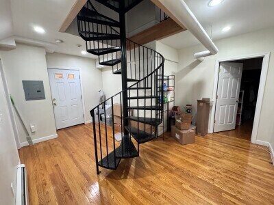 Building Photo - 24 Euston St