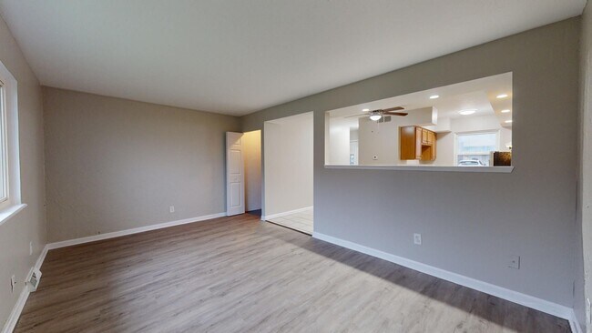 Building Photo - 630 Abbe Rd S