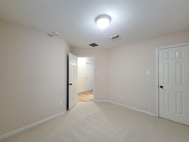 Building Photo - 6806 Haley Ct