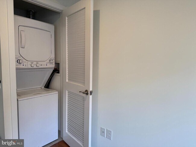 Building Photo - 1234 S 17th St