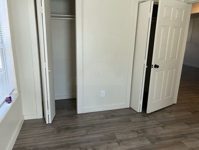 Building Photo - 1702 Alamo Ave