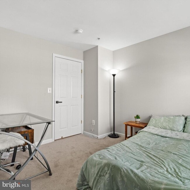 Building Photo - 5117 Donovan Dr