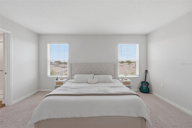 Building Photo - 1330 Current Pl