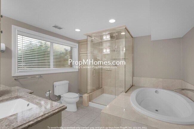 Building Photo - Stylish Updated Four Bedroom Home in Beaverton!