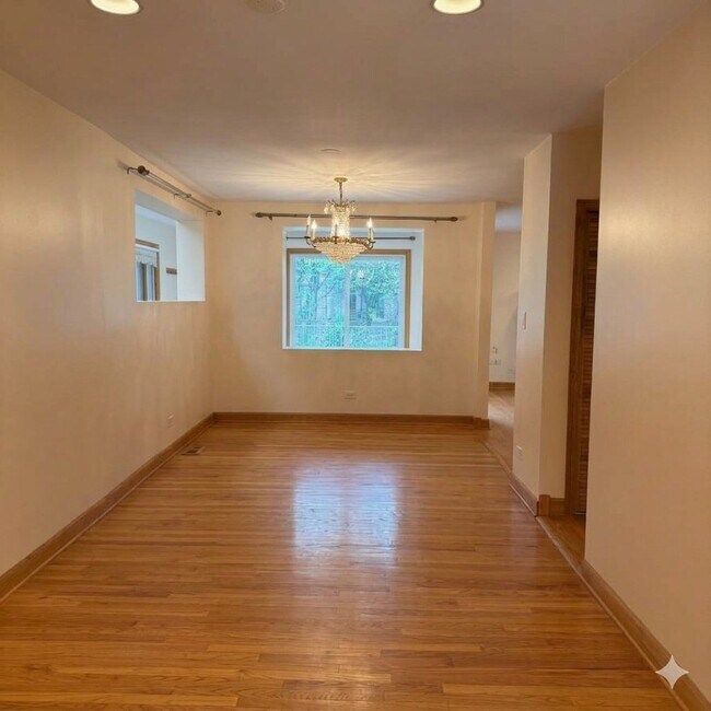 Building Photo - 648 Shermer Rd