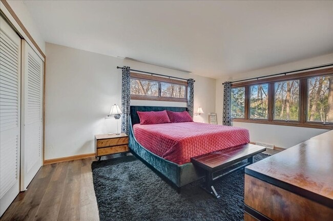 Building Photo - Spacious Elm Grove 3BR/2BA Ranch Single Fa...