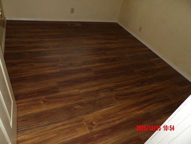 Building Photo - 3 Bedroom Duplex