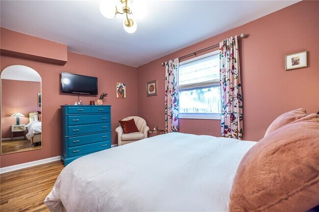 Building Photo - 520 Park Ave SE