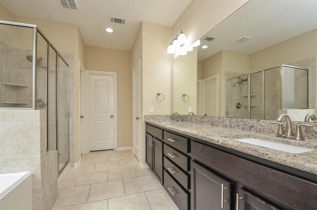 Building Photo - 6523 Point Hollow Ln