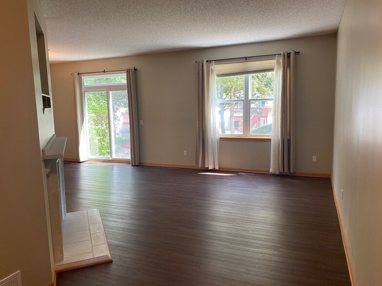 Building Photo - 7874 Garland Ln N