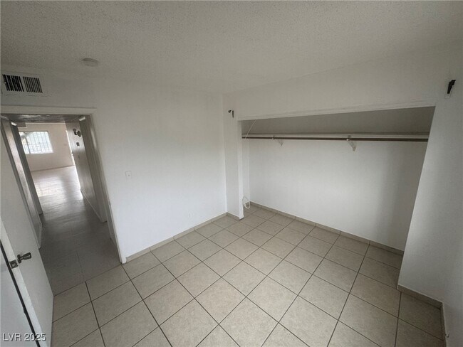 Building Photo - 1828 Harding St