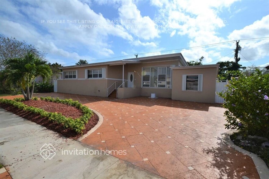 Primary Photo - 8480 SW 33rd Terrace