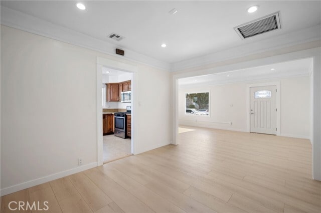 Building Photo - 525 W Wilson Ave