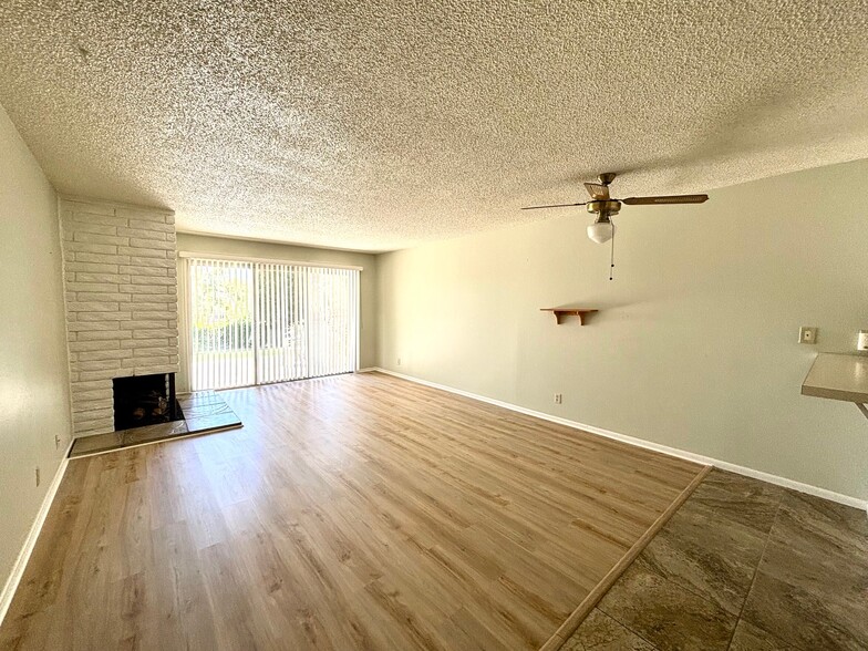 Building Photo - 14305 Augusta Dr
