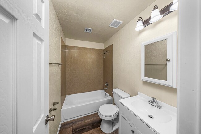 Building Photo - 1702 NW 45th St