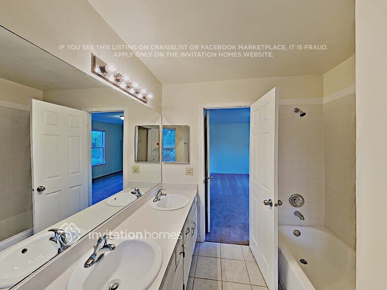 Building Photo - 1120 Stonebridge Ct