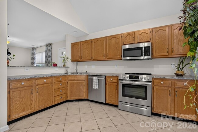 Building Photo - 9020 Roseton Ln