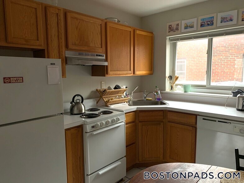 Building Photo - 61 Selkirk Rd