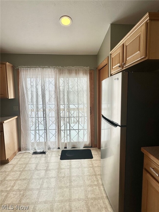 Building Photo - 1651 Discovery Rd