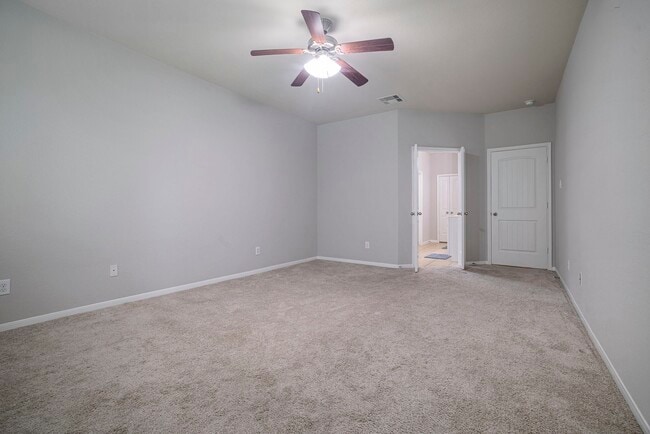 Building Photo - 210 Black Swan Pl