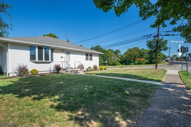 Primary Photo - 66 Kensington Ave