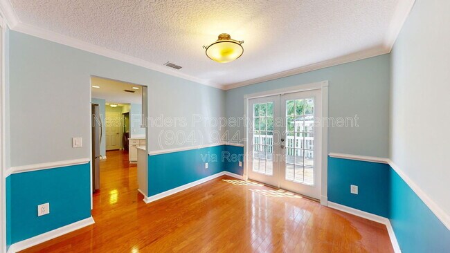 Building Photo - 1142 Westwood Dr