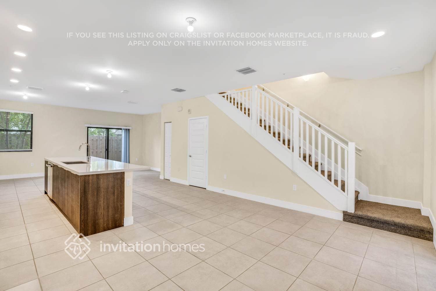 Building Photo - 10437 NW 82nd St