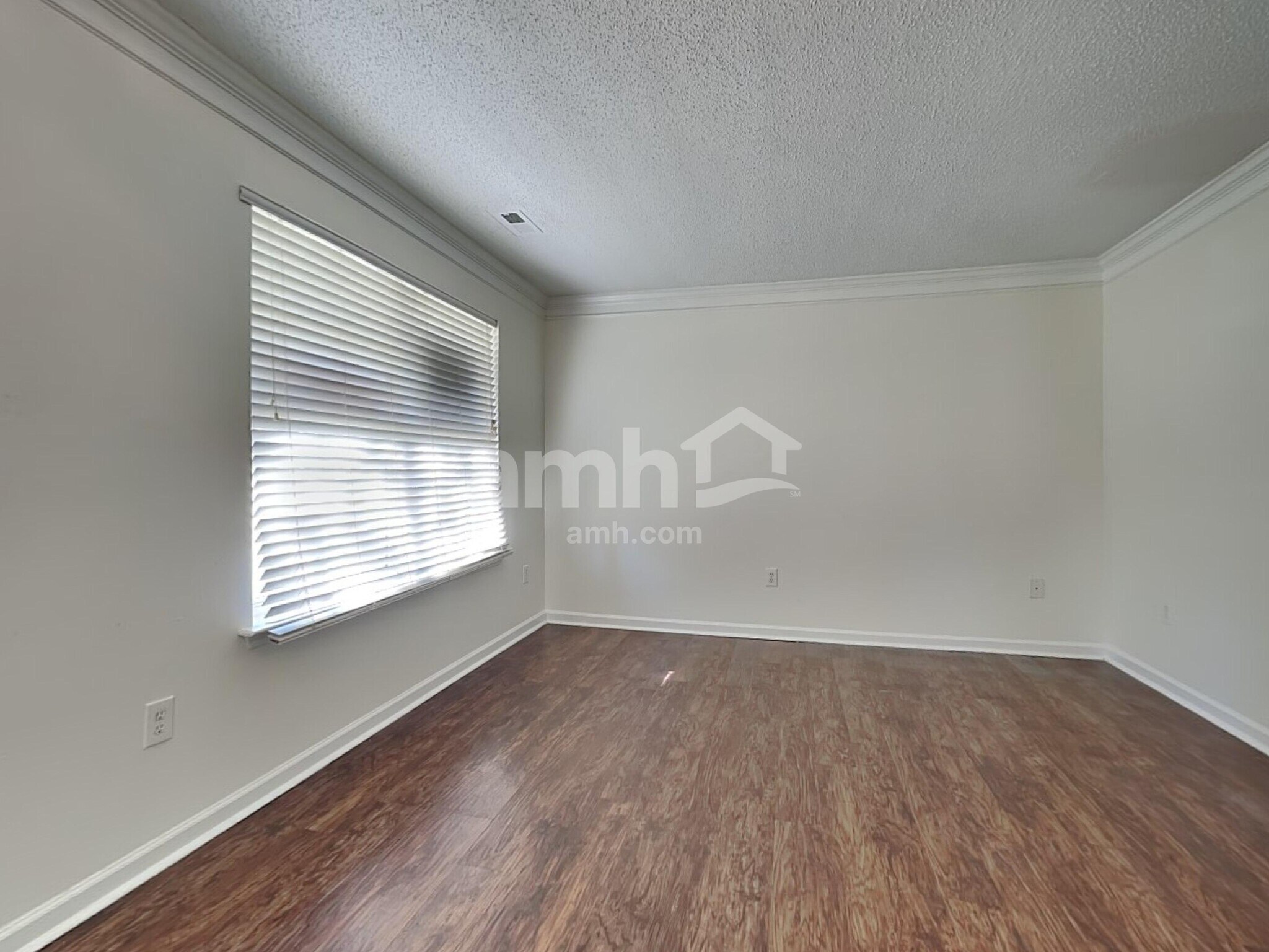 Building Photo - 6527 Forest Cross Dr