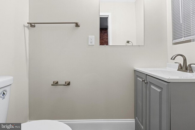 Building Photo - 3 bedrooms, 3.5 bathrooms