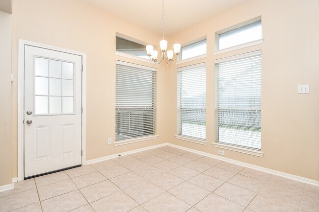 Building Photo - 10018 Park Meadow Dr