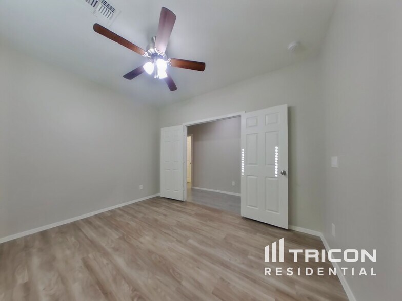 Building Photo - 17532 W Monte Lindo Ln