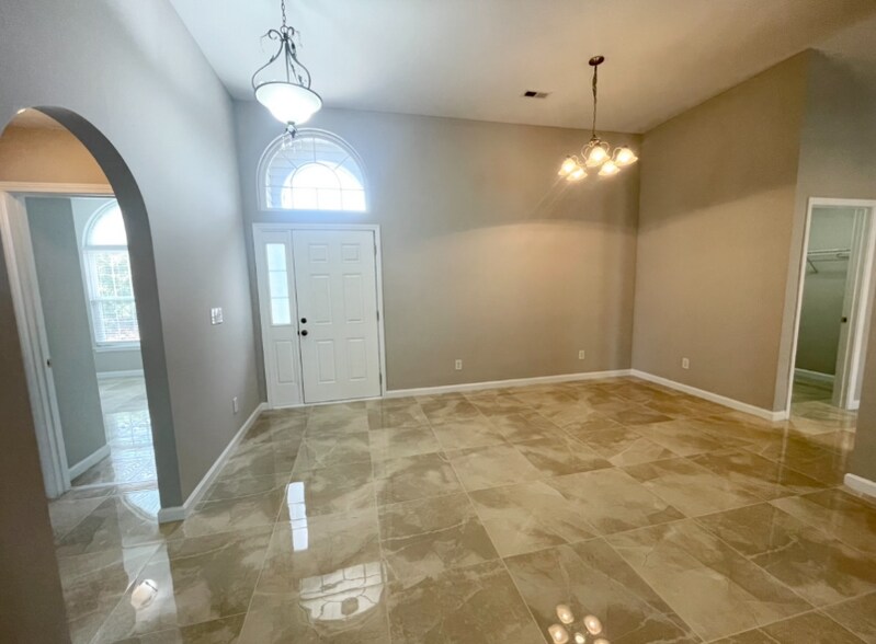 Building Photo - 1196 Great Lakes Cir