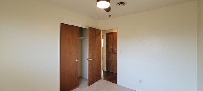 Building Photo - South Redding Cutie Near Westwood Village ...