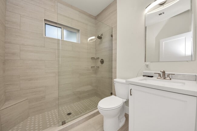 Building Photo - 122 Sidney St